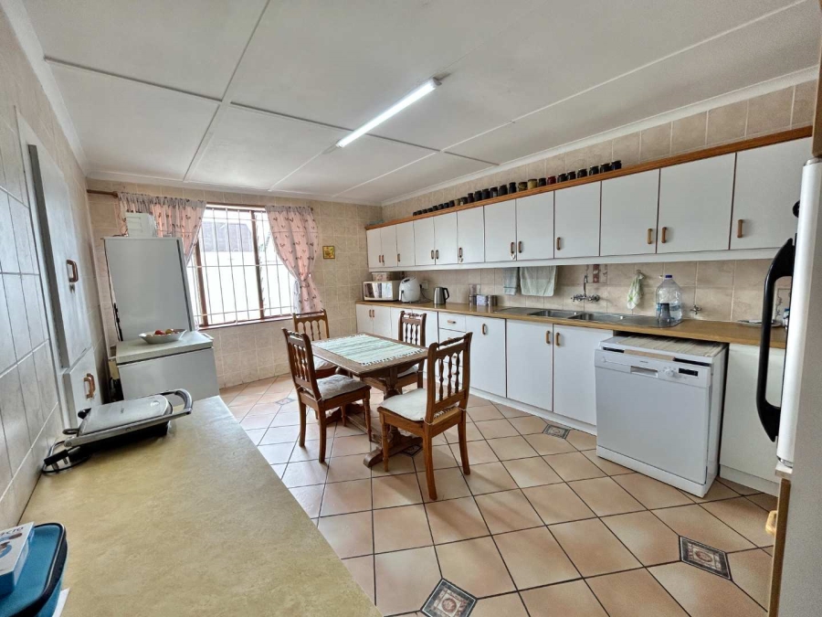 4 Bedroom Property for Sale in Caledon Western Cape